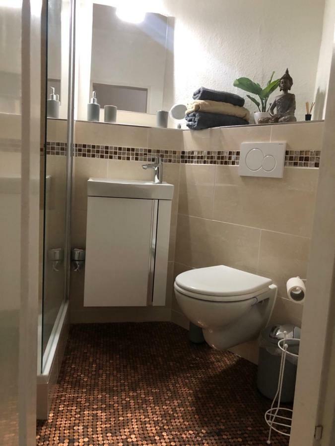 Adaro Apartment *